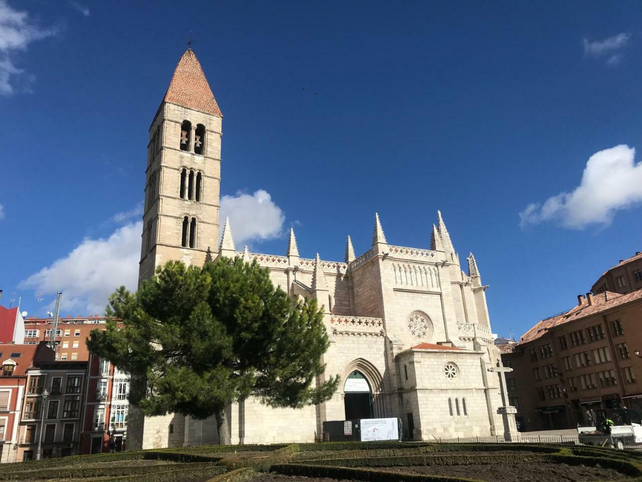 Espacios Blanco Plaza Del Viejo Coso Valladolid Bagian luar foto